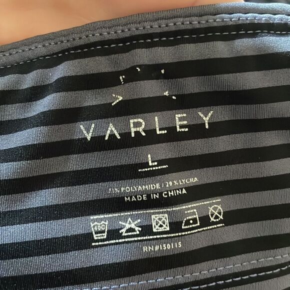 Varley Black and Gray Striped Leggings size large scallop hem - Picture 8 of 8